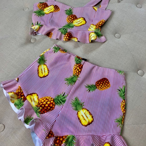Forever 21 pineapple tank and shorts matching set - Picture 2 of 4
